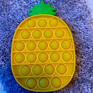 GREAT CONDITION PINEAPPLE POP IT 🍍